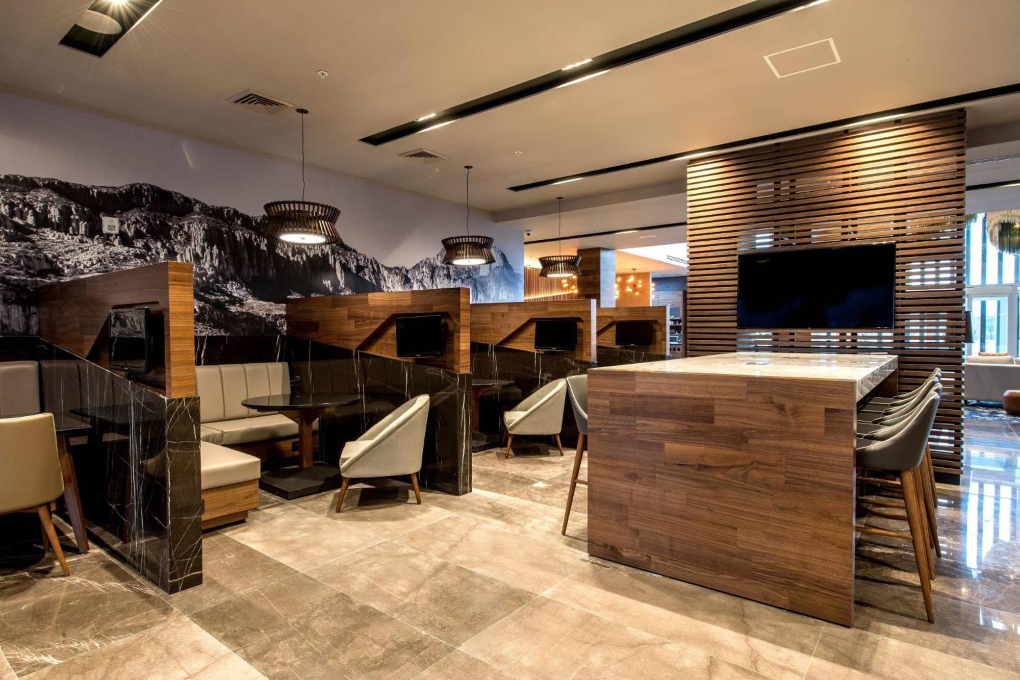 Courtyard By Marriott San Luis Potosi, Los Lagos Exterior foto